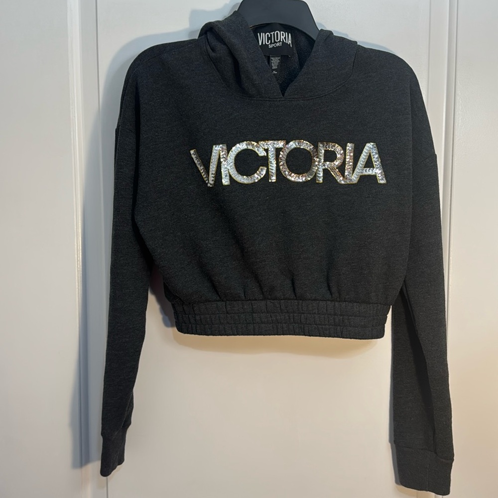 NWOT Victoria's Secret Sport cropped pullover M